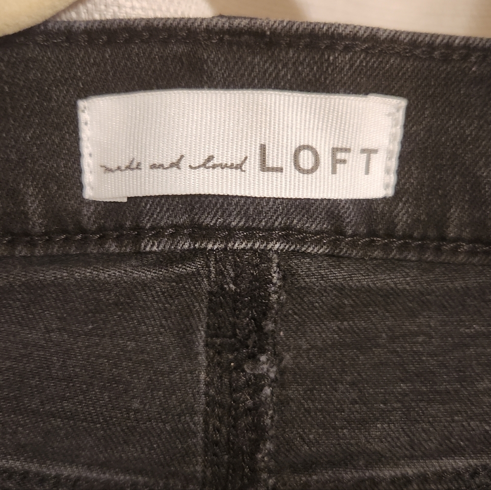 LOFT Black High-Rise Wide-Leg Button-Fly Jeans with Raw Hem, Size 6/28 - Picture 2 of 10
